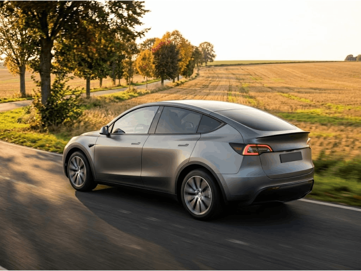 Tesla Model Y à Genappe — taxi vers Charleroi BSCA