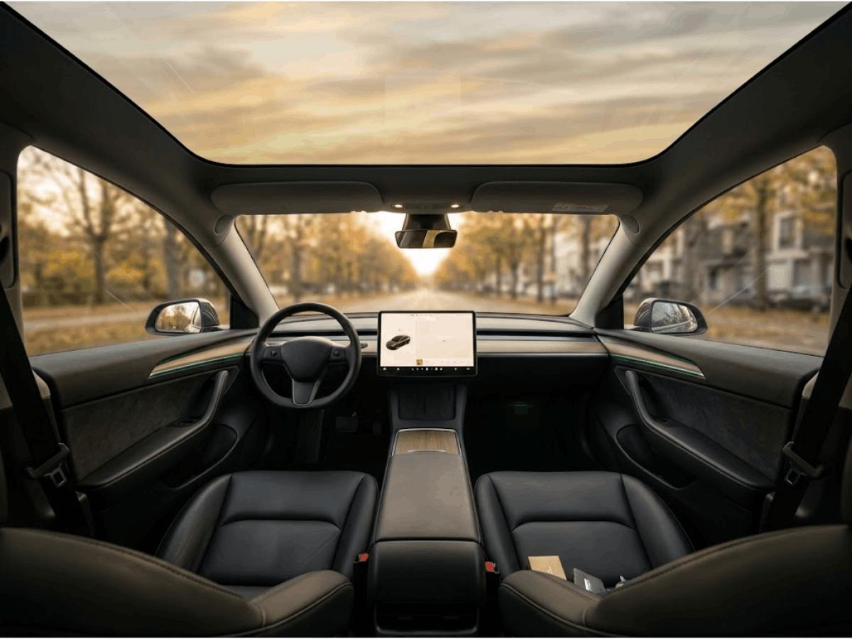Tesla Model Y à Louvain-la-Neuve — UCLouvain campus universitaire